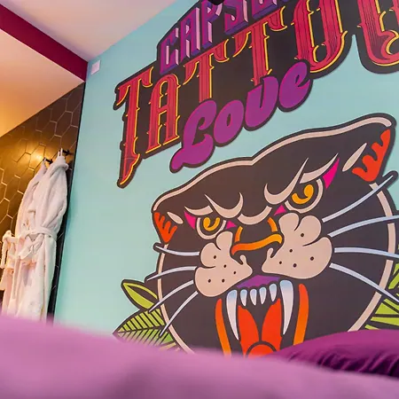 Capsule Tattoo - Balnéo - Playstation 5 - écran Géant Apartamento