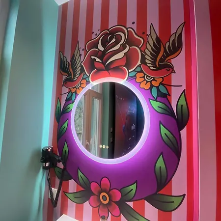 Capsule Tattoo - Balnéo - Playstation 5 - écran Géant Apartamento