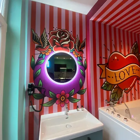 Capsule Tattoo - Balnéo - Playstation 5 - écran Géant * Douai