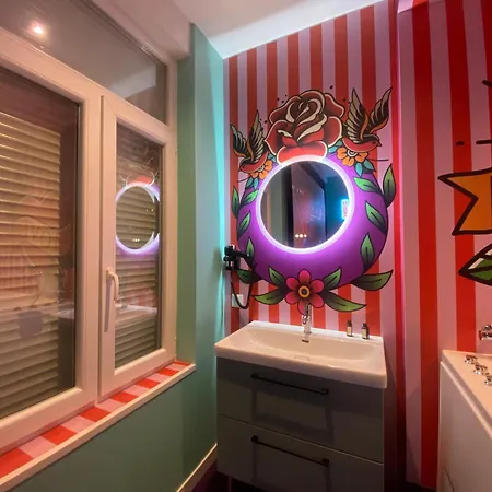 Apartamento Capsule Tattoo - Balnéo - Playstation 5 - écran Géant Douai