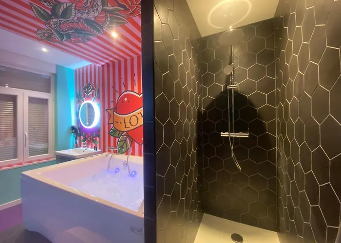 Capsule Tattoo - Balneo - Playstation 5 - Ecran Geant 公寓 *