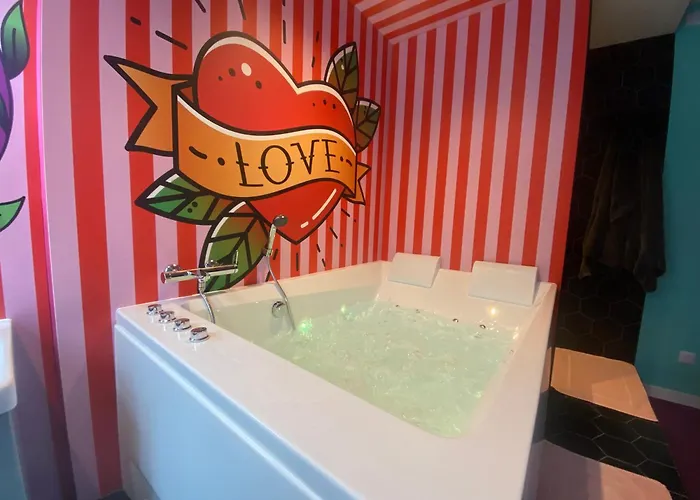 Capsule Tattoo - Balnéo - Playstation 5 - écran Géant Appartement