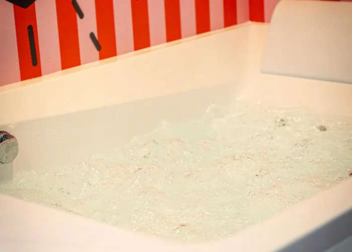 Capsule Tattoo - Balnéo - Playstation 5 - écran Géant Appartement Douai